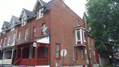 Main picture of 801 W Lafayette St