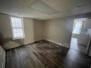 Main picture of 663 E Market St