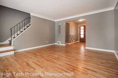 Main picture of 968 S Green Rd
