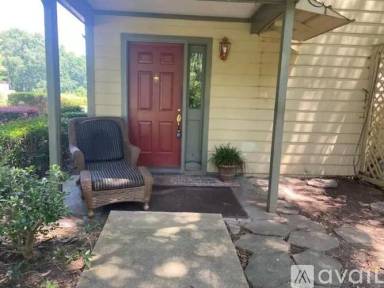 Main picture of 608 Broad Leaf Cir