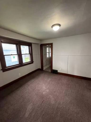 Main picture of 3131 Oliver St