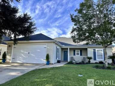 Main picture of 204 Ladue Ave