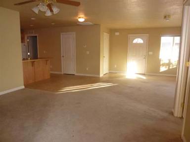 Main picture of 831 Chicago St