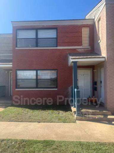 Main picture of 1921 NE 25th St