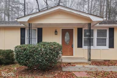 Main picture of 3834 Maggie Dr SE