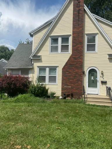 Main picture of 906 Elmwood Ave