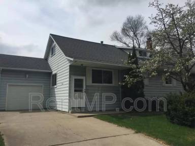 Main picture of 1606 W Broadway St