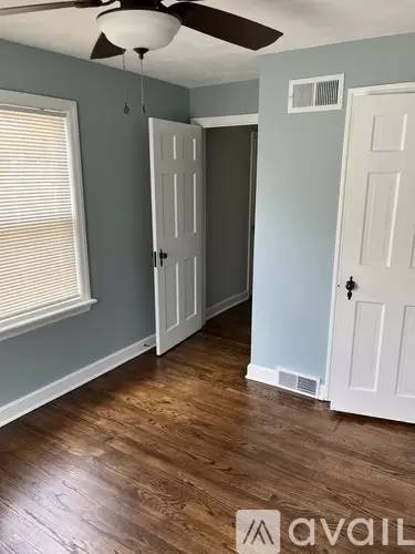 Main picture of 728 Parkview Ave