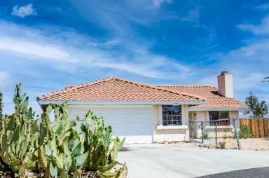 Main picture of 5785 Hall Ln