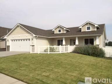 Main picture of 1090 SW Latour Peak St