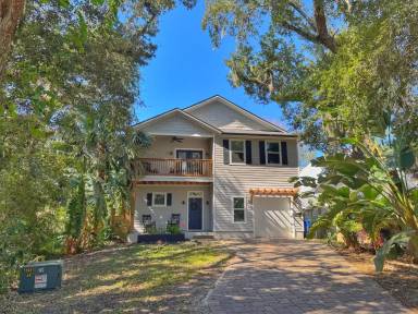 Main picture of 2523 Oleander St
