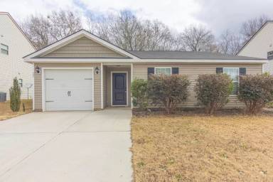 Main picture of 685 Fox Haven Dr