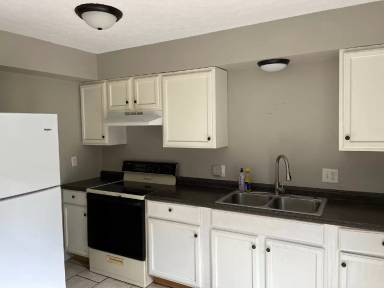 Main picture of 211 Honeysuckle Ln