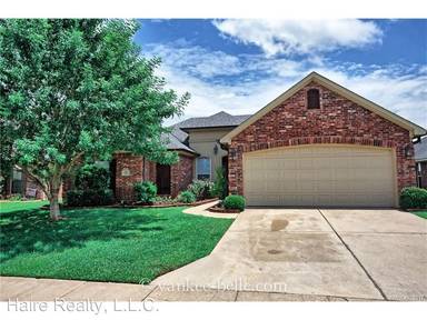 Main picture of 302 Antietam Dr