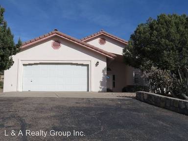 Main picture of 7 Rosewood Cir