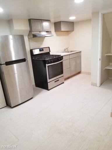 Main picture of 956 Palisade Ave