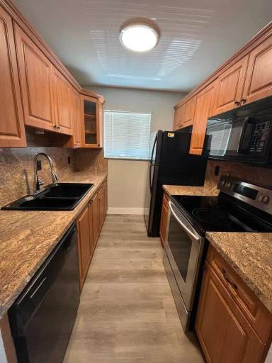 Main picture of 814 W Tiffany Dr