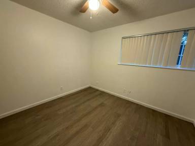 Main picture of 561 Pecan St