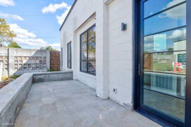 Main picture of 3415 N Broadway St