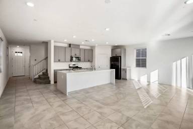 Main picture of 3151 Segesta Ave