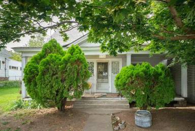 Main picture of 1725 N Howard St