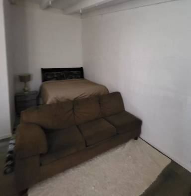 Main picture of 4 W Eaton Ave