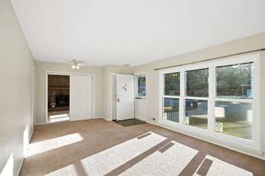 Main picture of 556 Almond Dr
