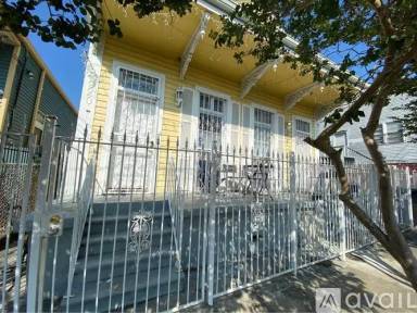 Main picture of 2920 Philip St