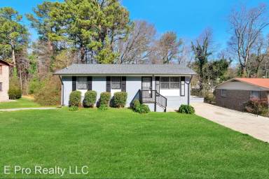 Main picture of 4021 Cornell Blvd SW