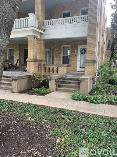 Main picture of 420 W Franklin St