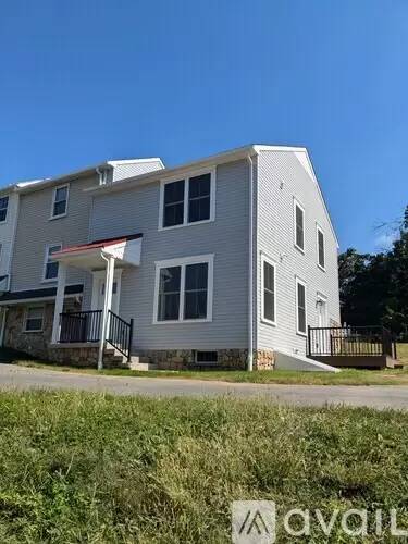 Main picture of 2944 Main St