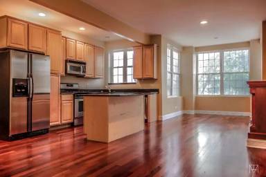 Main picture of 4209 S Michigan Ave