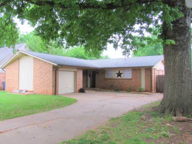 Main picture of 637 Redstone Ave