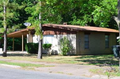 Main picture of 621 S Andrews Ave