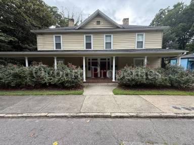 Main picture of 235 W End Blvd