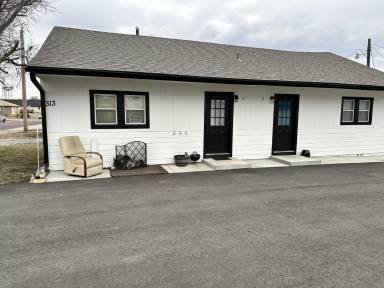 Main picture of 313 B St