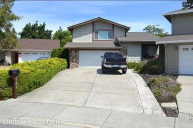 Main picture of 125 Laredo Ct