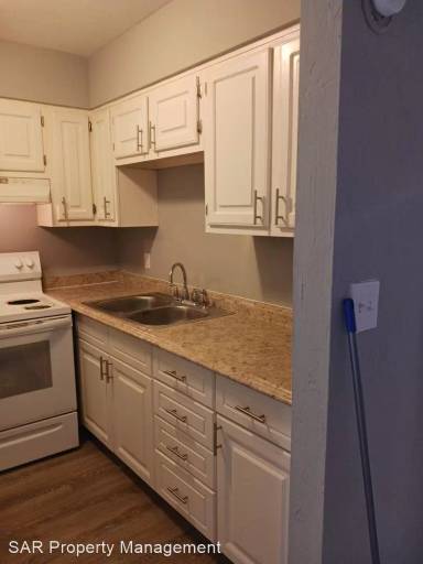 Main picture of 627 SW 69th St