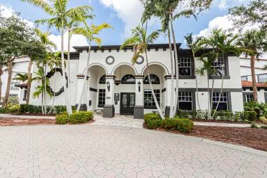Main picture of 7935 Preserve Cir