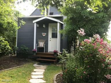 Main picture of 1833 3rd St