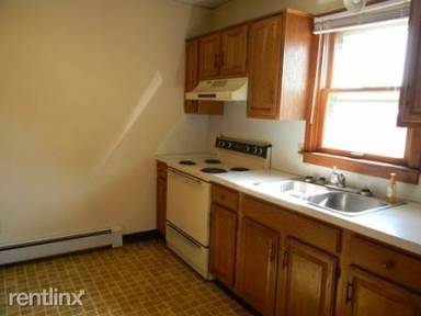 Main picture of 144 N Market St