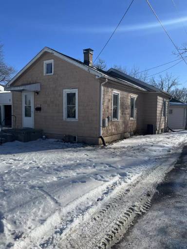 Main picture of 212 W Avenue G