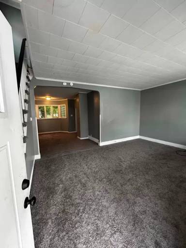 Main picture of 9 Drummond Ave