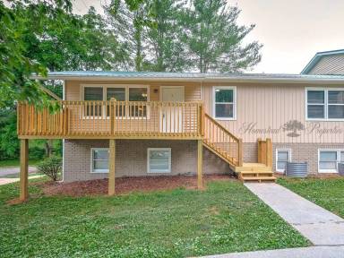 Main picture of 2202 Greenbriar Cir