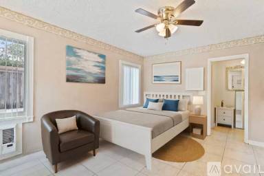 Main picture of 206 9th Ave NE