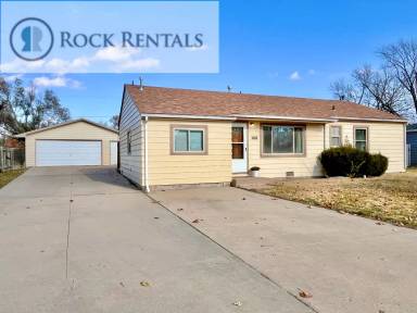 Main picture of 1018 College Ln