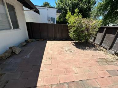 Main picture of 312 N Riverside Dr