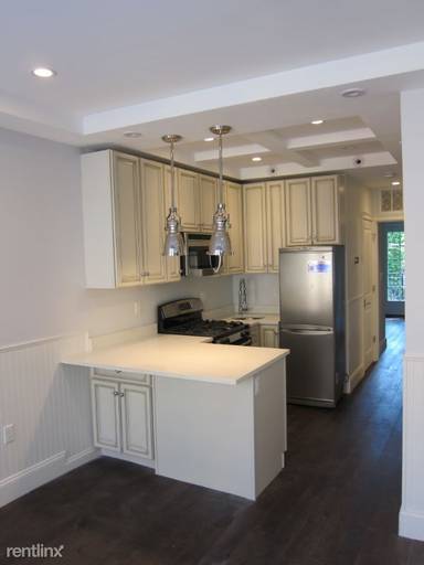 Main picture of 12 Grove St