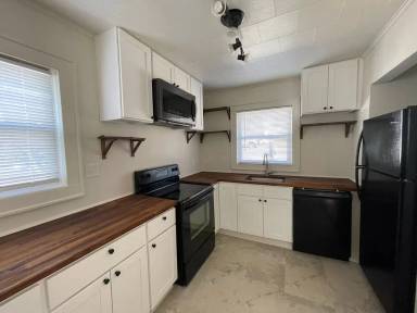 Main picture of 700 Valdese Ave