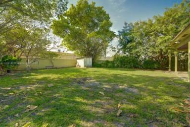 Main picture of 7360 SW 23rd St